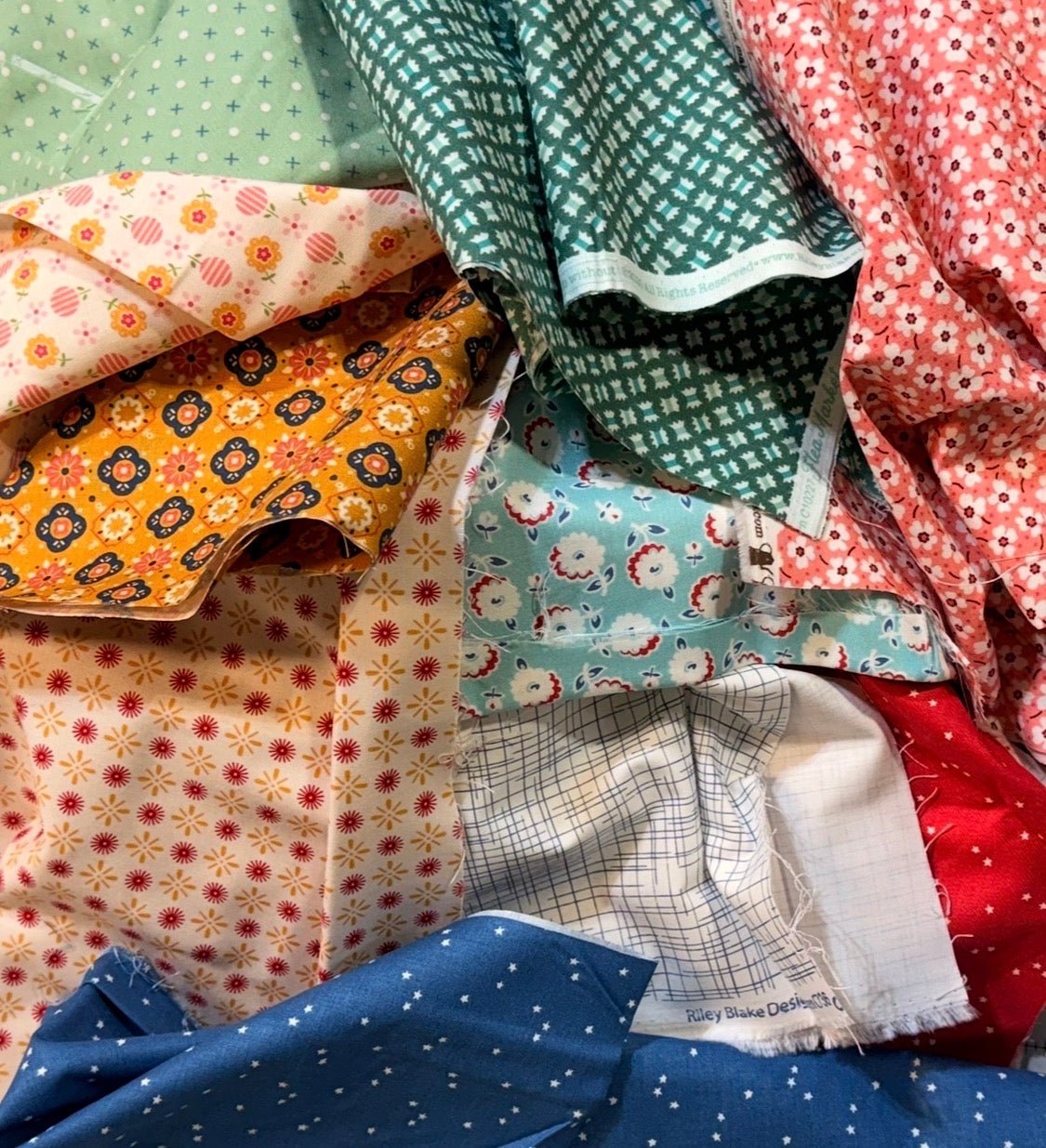 2 Pound Fabric Scrap Bags - Easy Piecy Quilts